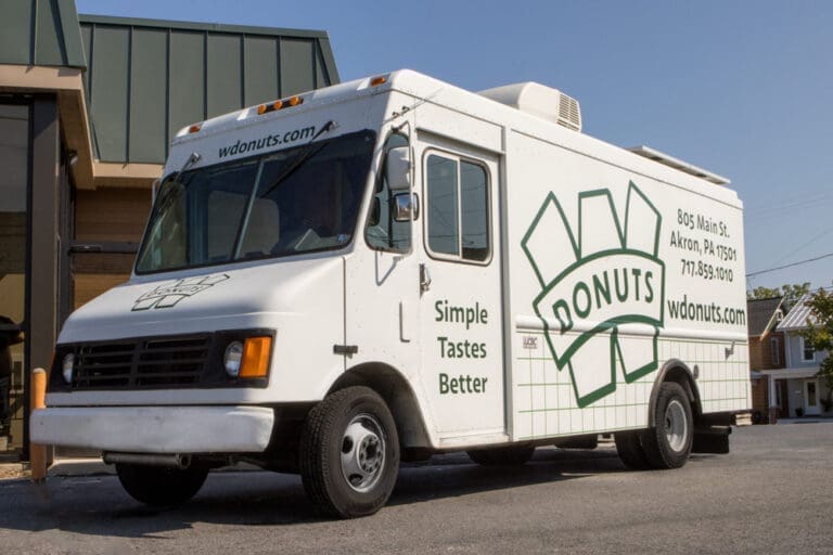 W donuts Food truck, serving donuts to all events.