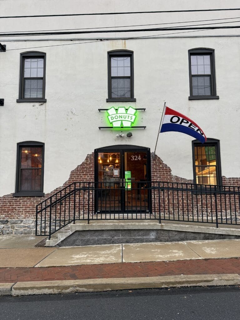 W_Donuts-Lancaster-East-Walnut-Street-8458
